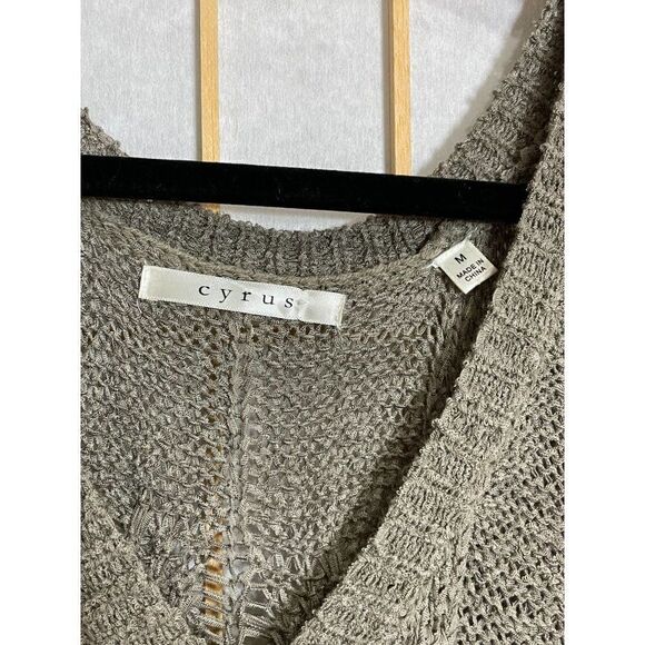 Cyrus Med Sleeveless Sweater â - Picture 3 of 13